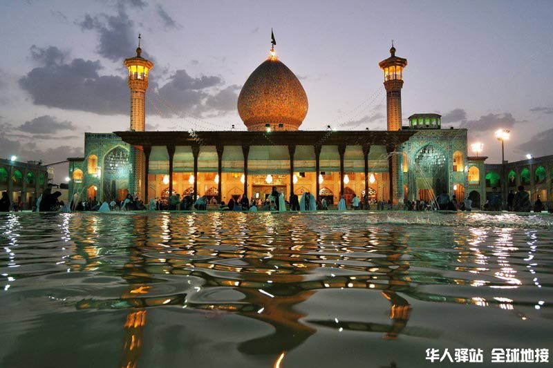 Shah-e-Cheragh-Shrine-设拉子.jpg